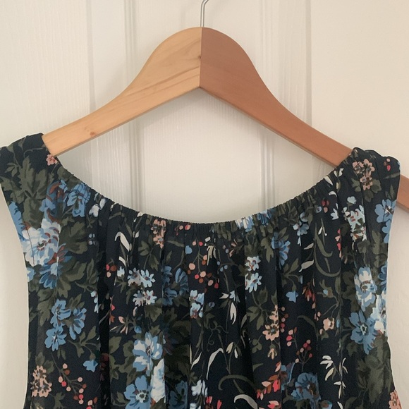 Loft Floral Shell - Picture 2 of 6